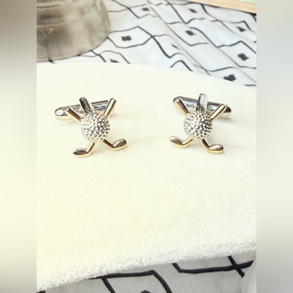 Geoffrey Beene Golf Cufflinks Silver Tone Golf Ball & Clubs Novelty
